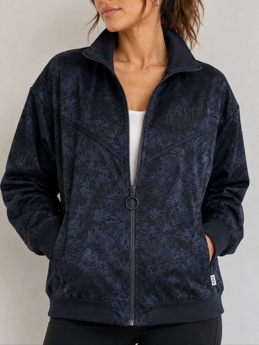 Nike Woman's NSW Jacquard Track Jacket, Lightweight,Full Zipper, Size Medium